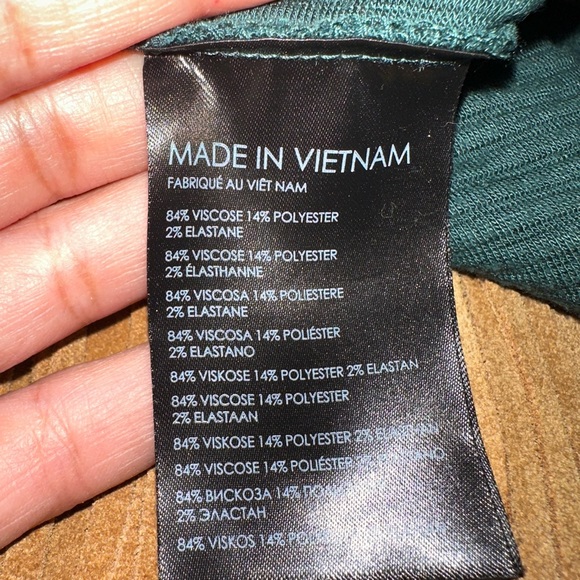 Club Monaco bodycon ribbed midi skirt size xxs- can fit up to small. - Picture 6 of 6